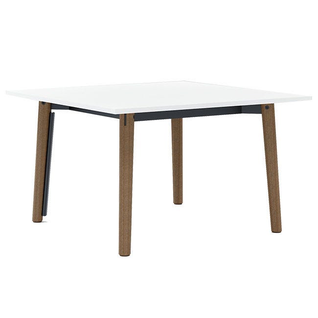 Click here for more Della by Worthington